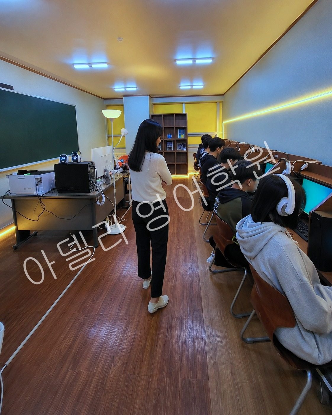 성서 고등 영어 시험 범위를 학원 수업에서 정리 관련 수업과 피드백 장면