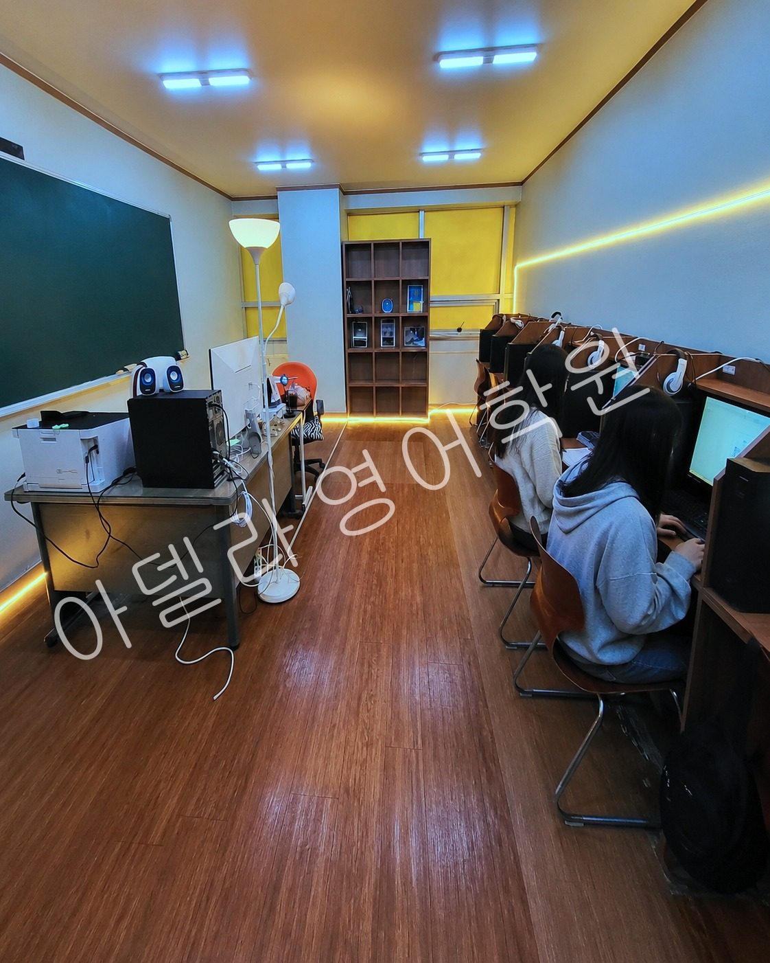 성지중 영어 오답 근거를 학원 피드백으로 다시 설명 관련 수업과 피드백 장면